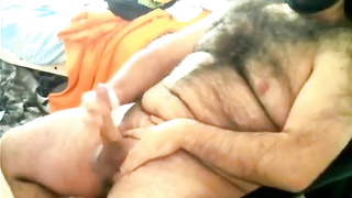 Hairy daddy bear jerks off