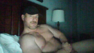 MUSGLE PUMPING AND MASTURBATING DAD