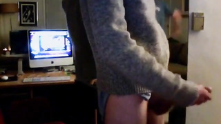 Guy wanted his neighbor to cum on his face after he blew him 2