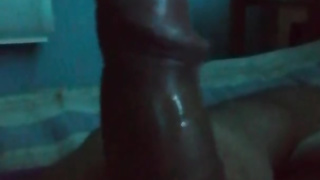 CHICO DOTADO MASTURBANDOCE HASTA TIRAR EL SPOOGE