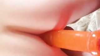 Streching my Litttle Fuck-Hole