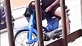 Gordinho tarado da mobilete 2