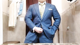 Str8 daddy jerking off in suit 5