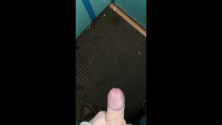 Экстремальная ДРОЧКА в Общественном ЛИФТЕ / Меня чуть не поймали!!! / Кончил прямо на пол