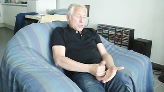 Str8 daddy a quick wank 6