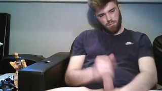 Youthfull Nubile Dude Masturbates on Web Cam and Finishes Off on his Facial Hair - MattThom98
