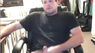 Hot straight guy on cam jacks off and cums 4