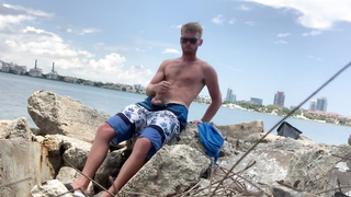 Calhoun Sawyer wanking off in Miami!