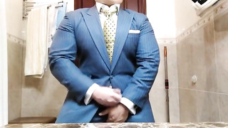 Str8 daddy jerking off in suit 7