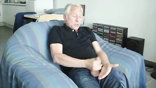 Str8 daddy a quick wank 8