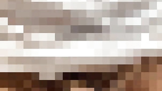 激しく手コキして白いの出す