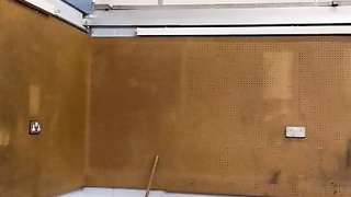 Work solo fap until I jism on the floor