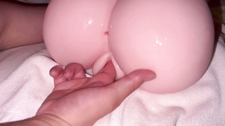 『個人撮影』イケメンクズ大学生はレズ色白美少女（オナホ）をアナル舐めして潮吹きレベルの濃厚お漏らしさせてしまう