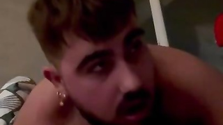 Il me taille une cock contre de l’argent