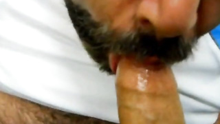 daddy bear sucking a nice cock 3