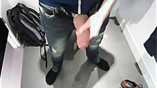Jerking and cumming in dressing room 6