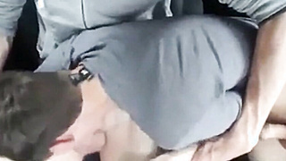 Blow job in car at the park 10