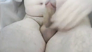 Big-daddy stroking & spilling on webcam