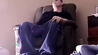 JoeSchmoeXXX.com - Gorgeous twink Keith gets a nice head from a sexy Jason