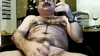 Dad Hairy man Jacks His Hard-on