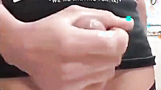 Gran polla latina se pajea y se corre