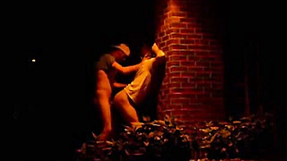 Sexo queer en callejón - Flick amateur de hombresencalzones