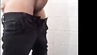 Gigantic Uncircumcised Brazilian Penis - Amateur Hand job