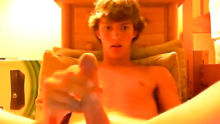 Torrid Lad in Fabulous Panties Jacks it on Cam!