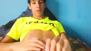 Brazilian Amateur Lad Draining Solo