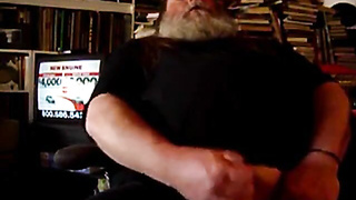 Parent Hunk Milks Off Solo