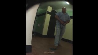 Chubold - V4948 - Candid Photographer 42 - Cruising all the way